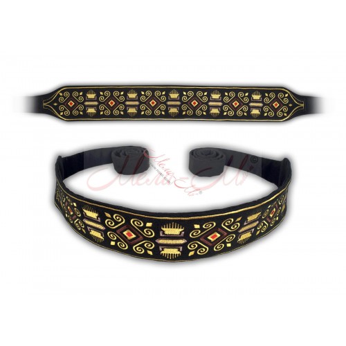 Embroidered belt