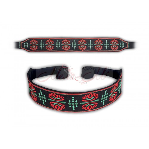 Embroidered belt